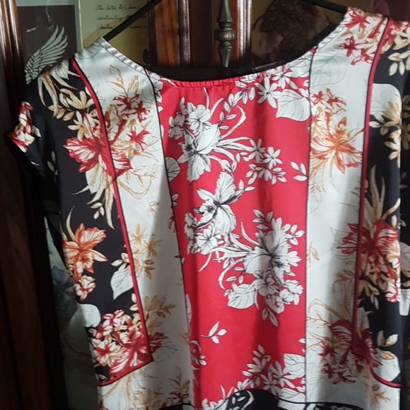 Blouse - Picture 2 of 4